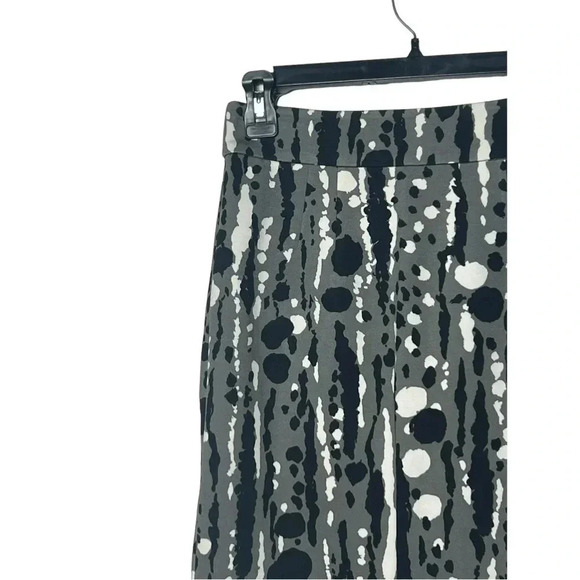 1661. TRINA TURK PENCIL KNEE LENGTH SKIRT BLACK/GRAY/WHITE IN COLOR SIZE 0 - Picture 2 of 9